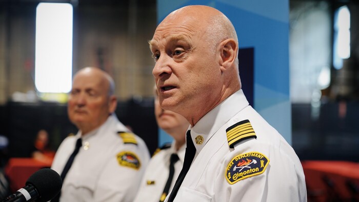 Le chef du Service des incendies d’Edmonton, David Lazenby, le 14 mai 2025.