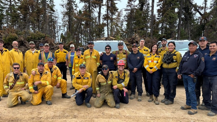 Une photo du personnel de l’équipe Wabanaki Wildland Wildfire.