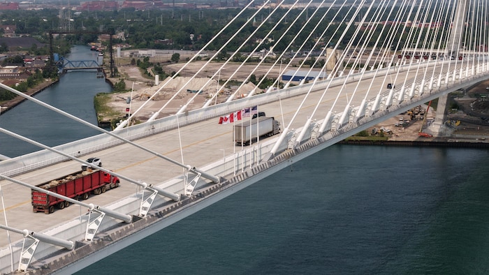 Le pont international Gordie-Howe le deuxième jour de son ouverture, le 28 juillet 2026.