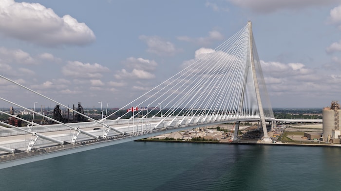Le pont international Gordie-Howe le deuxième jour de son ouverture, le 28 juillet 2026.