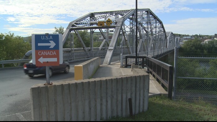 Le pont international à Edmundston, au Nouveau-Brunswick.