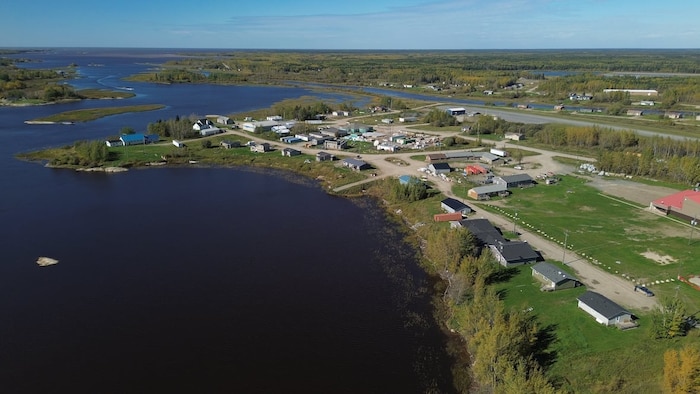 Une vue aérienne de Poplar River.