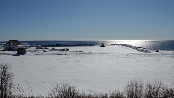 Le port de pêche de Paspébiac vu de haut, en hiver