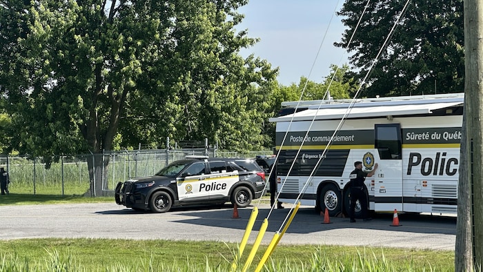 Poste de commandement de la SQ.