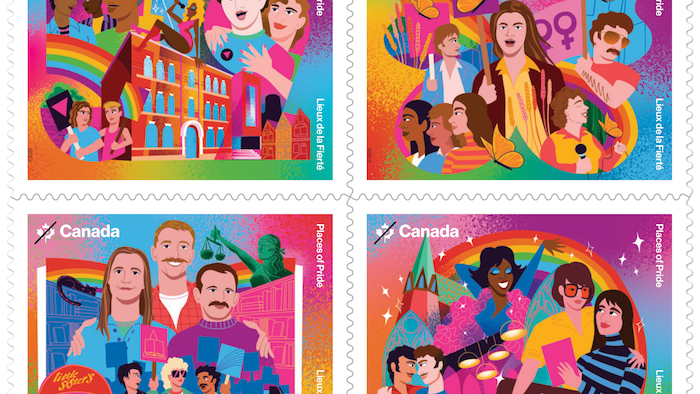 Quatre timbres avec beaucoup de couleurs qui sont collés ensembles. 