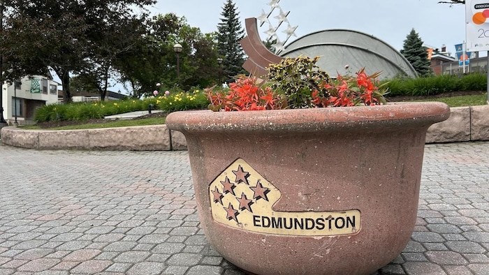 Pots de fleurs de la ville d'Edmundston.