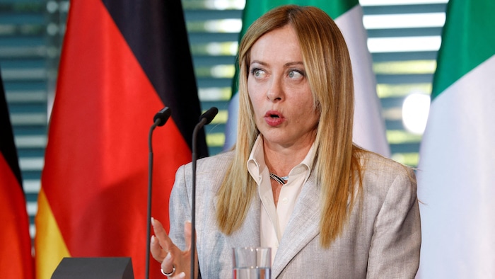 La première ministre italienne Giorgia Meloni s'exprime lors d'une conférence de presse à Berlin, en Allemagne, le 24 juin 2026.