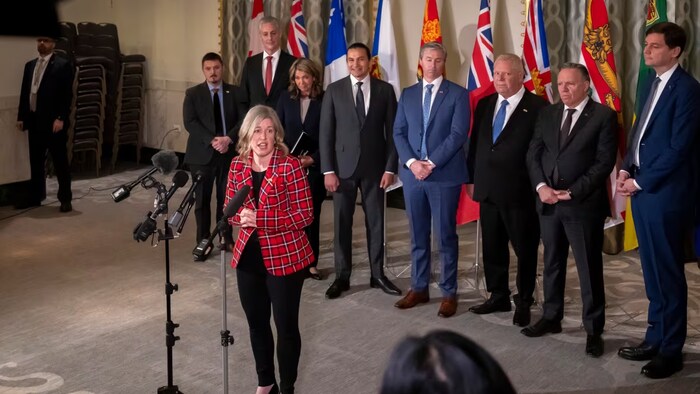 La première ministre Susan Holt devant ses homologues.