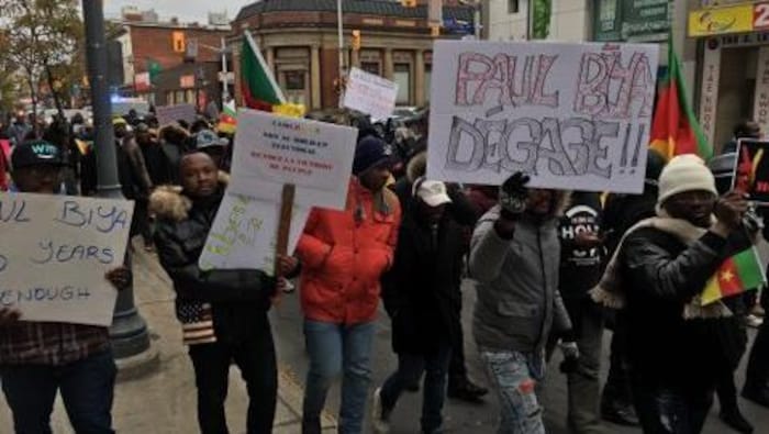Manifestation à Ottawa contre la réélection du président camerounais ...