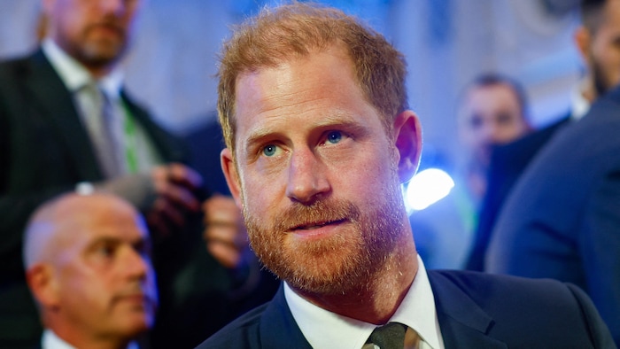 Gros plan du prince Harry.