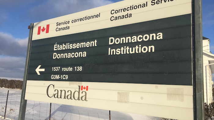 L'enseigne de la prison de Donnacona.