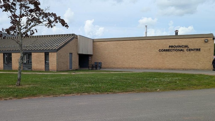 La prison provinciale de l'Île-du-Prince-Édouard vue de l'extérieur.