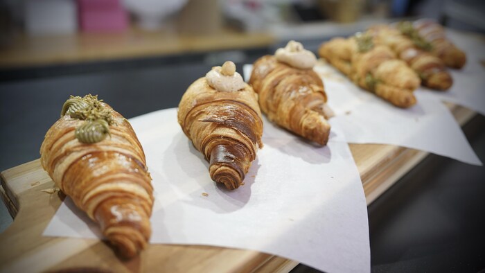 Des croissants.