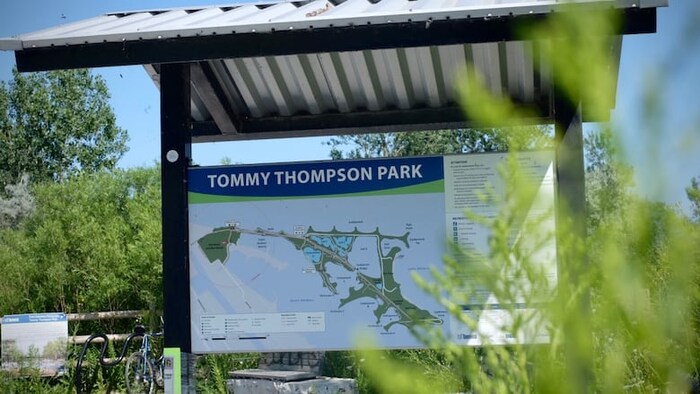 Une affiche du parc Tommy Thompson de Toronto.