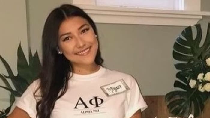 Une photo de la sororité universitaire de Mega Wu.