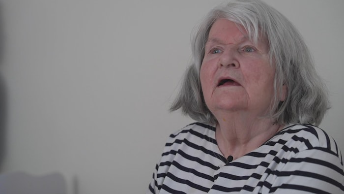 Louise Landry en entrevue.