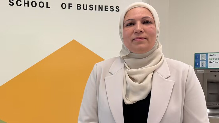 Eman Almehdawe est professeure à l'Université de Regina.