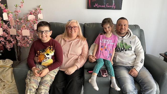 Tiffany Corti, son conjoint, et leurs enfants.