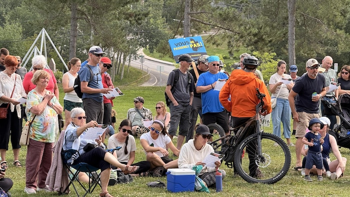 Des manifestants à Baie-Comeau.