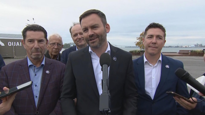PSPP en point de presse sur le quai de Bécancour.