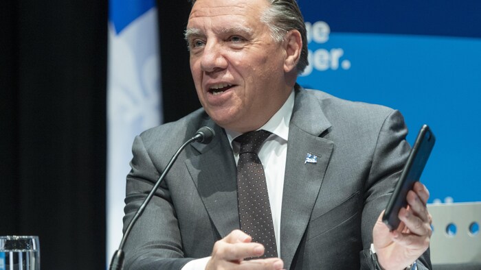 François Legault en point de presse.