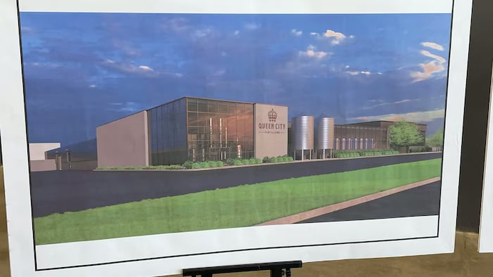 Une image de l'extérieur du futur Queen City Distillers.