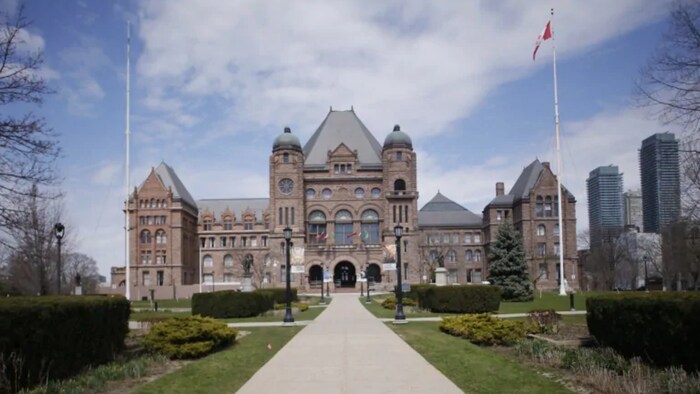 Le bâtiment de la législature à Queen's Park, à Toronto, en Ontario.