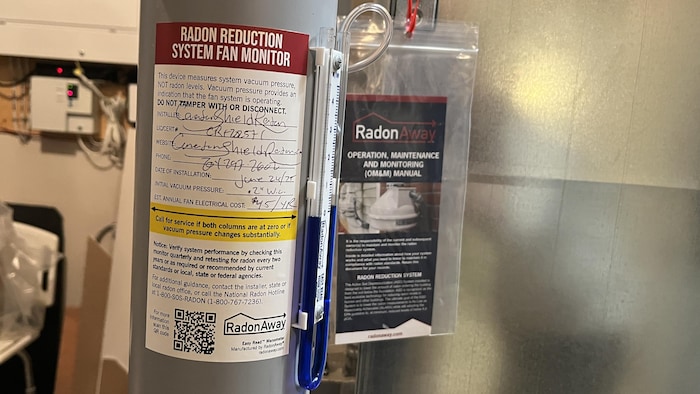 Un tuyau du système de filtration du radon.