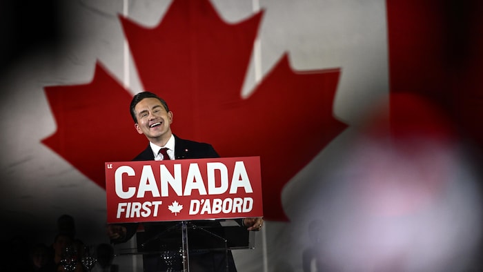 Le cook conservateur Pierre Poilievre prend la parole lors de lad rassemblement Canada First à Ottawa, le samedi 15 février 2025.