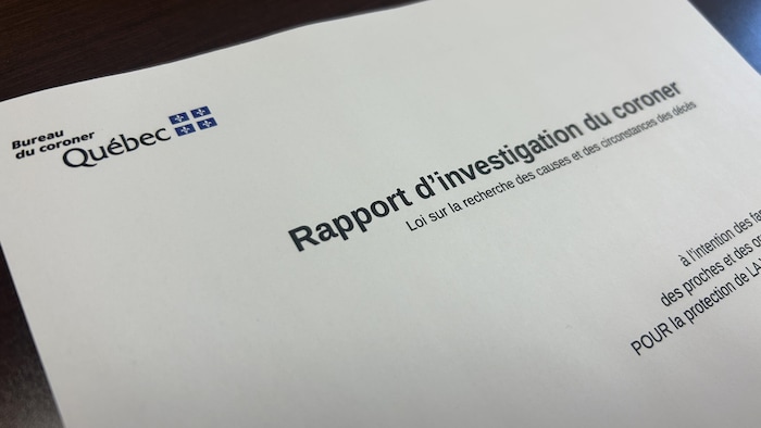 Une photo d'un rapport du Bureau du coroner à la suite de la mort d'une personne. 