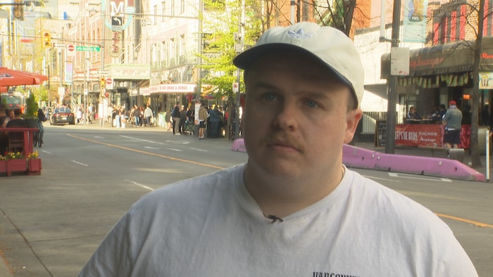 Ciaran Nicoll dans une rue de Vancouver.