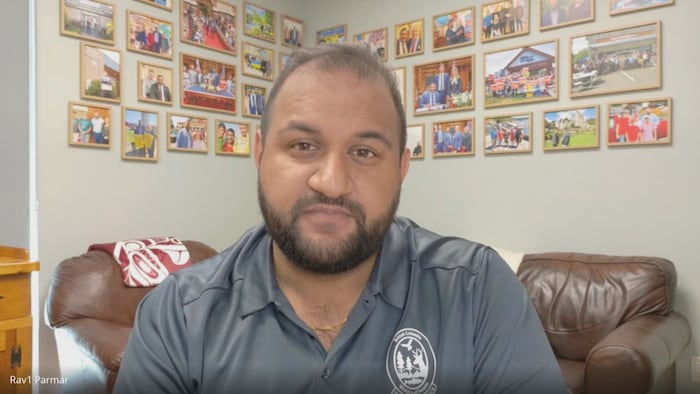Le ministre des Forêts de la Colombie-Britannique, Ravi Parmar.