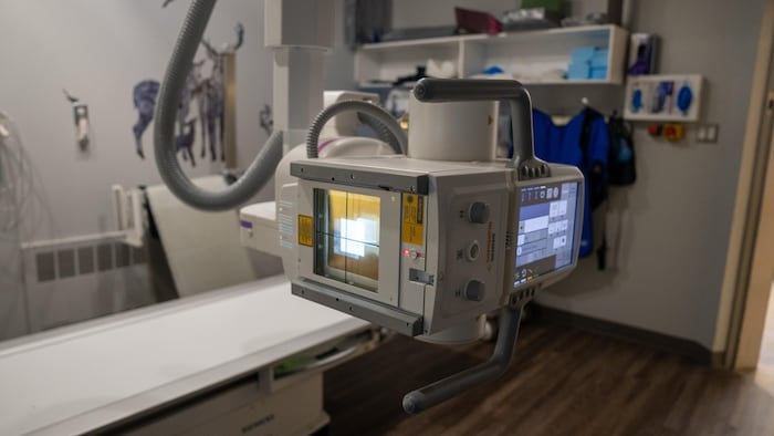 Une machine de radiographie.