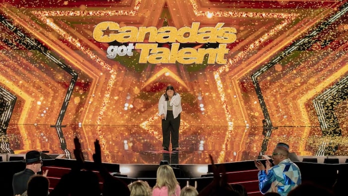 Rebecca Strong sur la scène du Canada's Got Talent, le 28 mars 2024.