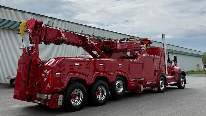 Une remorqueuse de 65 tonnes.