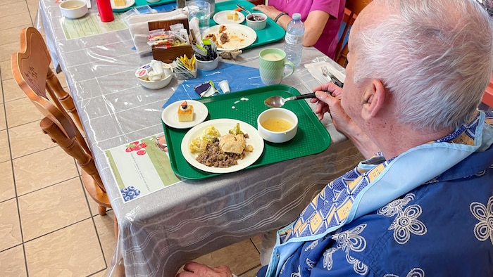 L'entreprise Restauration nordique prépare des repas pour les résidents de Vents et Marées depuis la fin juin.