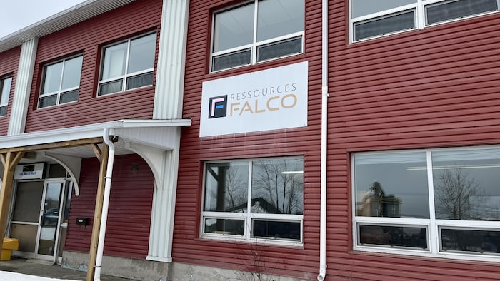 L'entrée principale des bureaux de Ressources Falco.