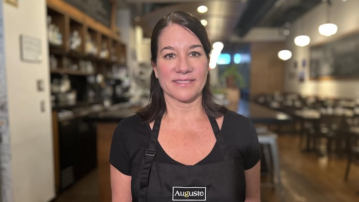 Anik Beaudoin dans le restaurant Auguste à Sherbrooke.