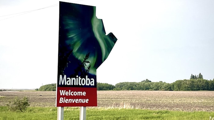Panneau avec l'inscription «Welcome-Bienvenue». 