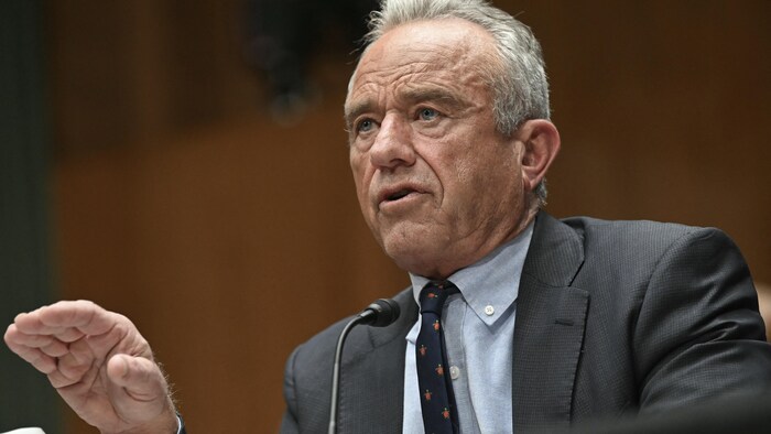 RFK Jr. prend la parole devant le Congrès.