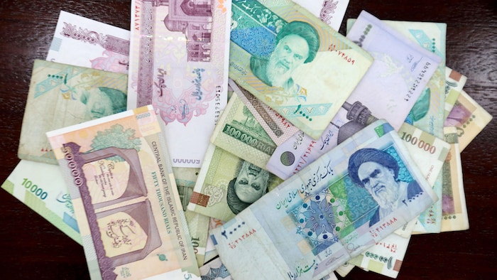 Des billets iraniens.