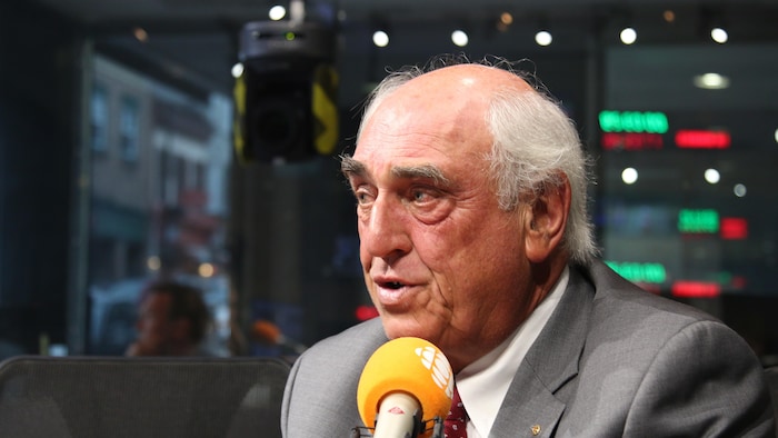 Richard Laflamme, avocat en droit municipal au cabinet Stein Monast en entrevue dans les studios de Radio-Canada à Québec