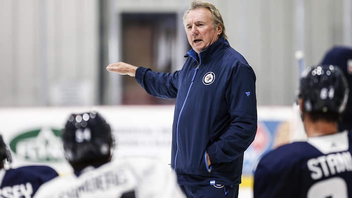 L'entraîneur-chef des Jets de Winnipeg, Rick Bowness, le 21 septembre 2023.