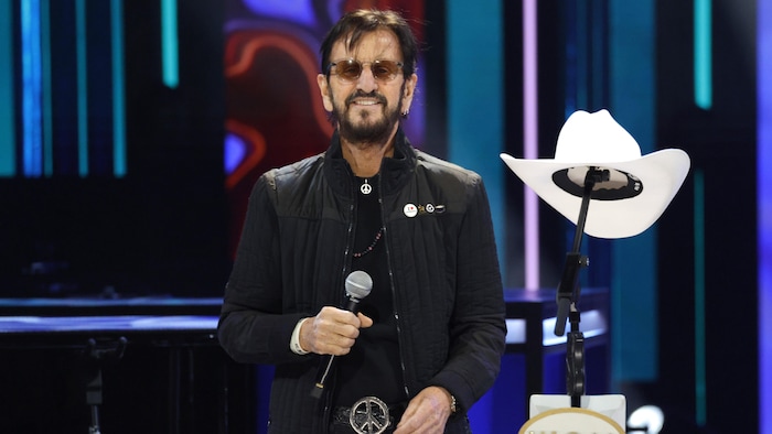 À 85 ans, Ringo Starr revient avec un nouvel album aux accents country ...