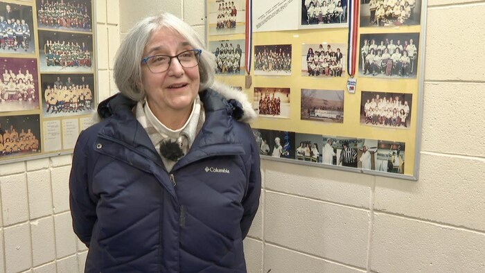 Une famille de Calgary unie par sa passion pour la ringuette | Radio-Canada