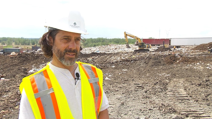 André Chulak, en entrevue dans le site d’enfouissement à Lachenaie.