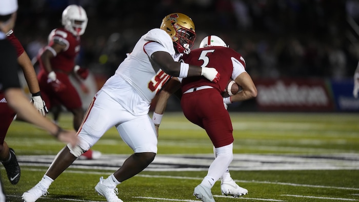 Yoann Miangue plaque Éloa Latendresse-Régimbald,