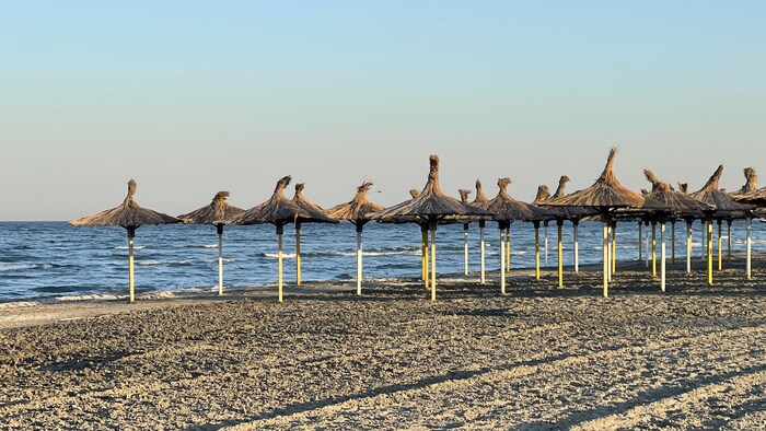 Des parasols sans les touristes