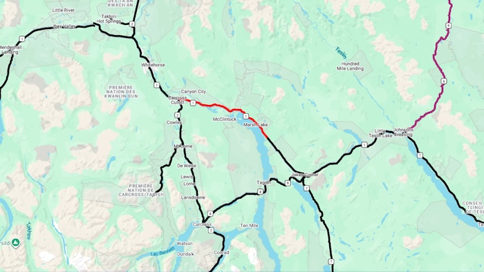 Une carte routière où une ligne rouge indique une section de route fermée.