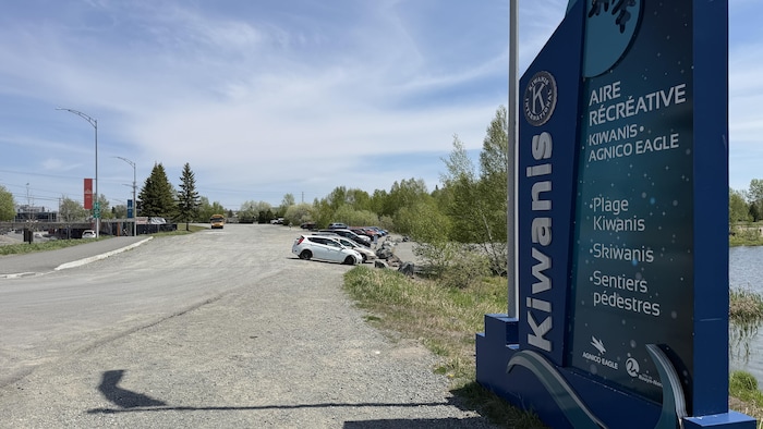 Stationnement de la plage Kiwanis.
